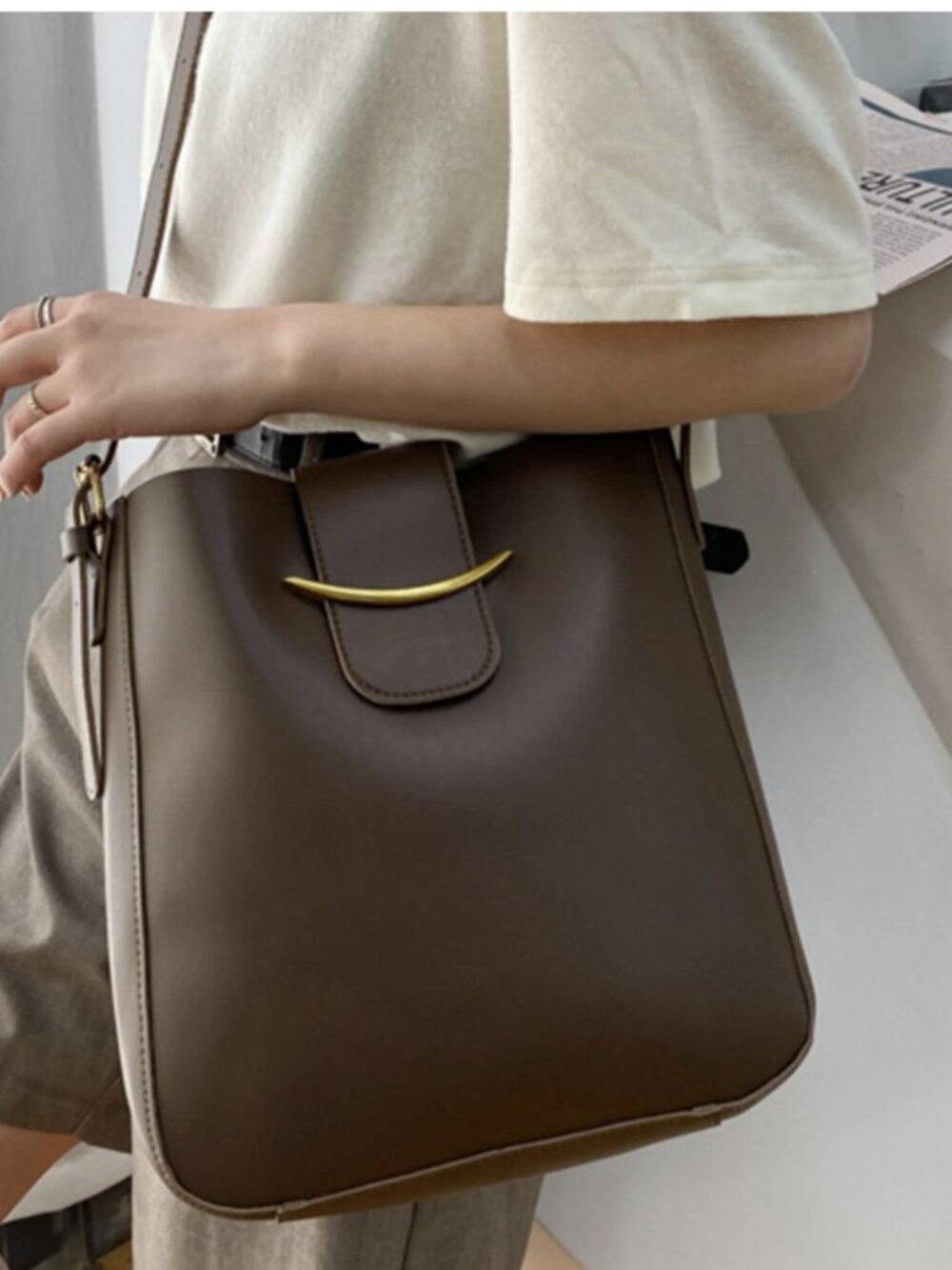 NWT - Kingsley Crossbody Messenger Bag